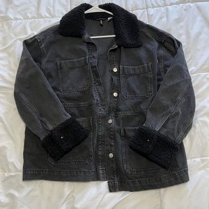 Black Denim Jacket w/ Faux Fur Trim - Size L